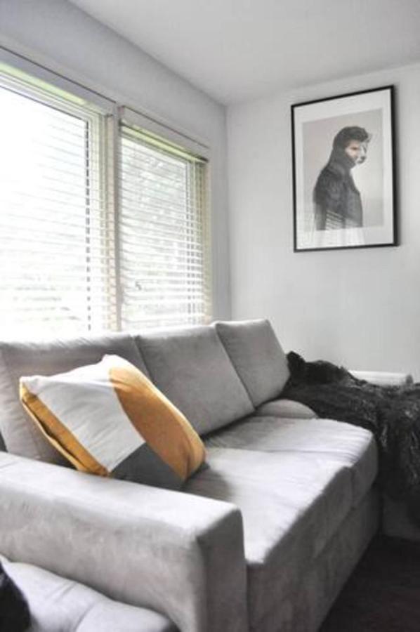 Cozy 1 Bd Suite Centrally Located North Vancouver Exterior foto
